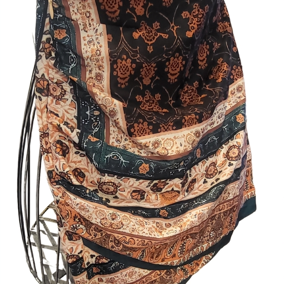 SHEIN, Mini skirt size medium (fits like a size 4-6), multi colour. - Picture 3 of 4